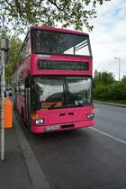 B-US 3704 steht am 07.05.2015 in Berlin am ZOB. Aufgenommen wurde ein MAN SD 202.
