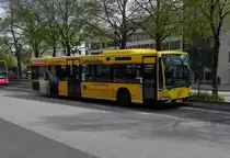 MB Citaro MÜ HHA 6418 auf Linie 39 am U Wandsbek Markt, 1.5.15