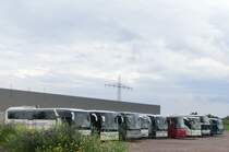 Mehr als 60 Reisebusse standen am 29.05.2015 auf den Parkplätzen der Landesgartenschau in Landau/Pfalz