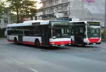 MAN NL 263 Süderelbebus Wg.8222 (ex HHA 2342) auf Linie 250 am Bf.Altona, 1.5.15