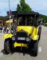 White Bus, Frontansicht des Oldtimer-Busses Baujahr 1925, Mai 2015