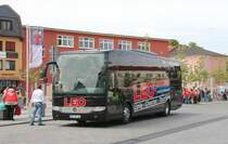 2.6.15 Bernau. Ein Mercedes Travego wird demnächst streikende Ver.di Mitglieder heimfahren