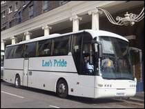 Neoplan Euroliner von Leo's Pride aus England in London am 25.09.2013