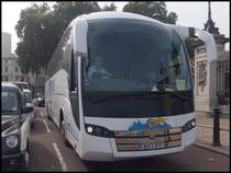 Volvo SC7 von WH Tours aus England in London am 25.09.2013