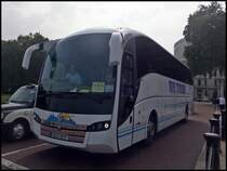 Volvo SC7 von WH Tours aus England in London am 25.09.2013