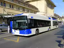TL Lausanne - Trolleybus Nr.888 bei den Haltestellen vor dem Bahnhof in Lausanne am 07.06.2015