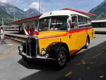 Oldtimer Postauto Saurer VS 6045 beim Bahnhof Martigny am 31.05.2015