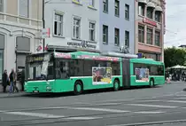 MAN Bus 762 auf der Linie 30 wartet an der Endstation auf die nächste Abfahrtszeit. Die Aufnahme stammt vom 22.05.2015.