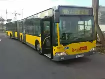 MB O 530 G Wg.4087 auf Linie M85 am Hauptbhf., 10.6.15