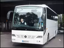 Mercedes Touro von Hardies Coaches aus Schottland in London am 26.09.2013