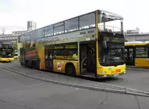 MAN Lions City DL Wg.3289 mit neuer Werbung auf Linie 100 (Zielanzeige scherzeshalber 134) an der Hertzalle, 14.6.15