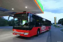 Mai 2015 - ein Setra S4xx beim Tanken in Brandenburg, Hohenstücken. 