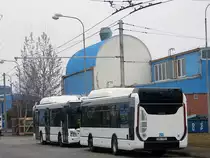 Zwei neue Iveco Urbwanway in Betriebshof der DPCHJ. (Chomutov, 25.3.2015)