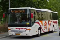 . WV 2045, Setra S 415 UL, von Voyages Wagener, gesehen am 13.07.2015 in den Stra�en von Ettelbr�ck.
