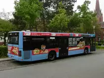 Wagen 42 hat ein Motivwecksel für KFC bekommen.Hier am ZOB als E Wagen.