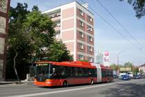 Slowakei / Stadtbus Bratislava: Škoda 31Tr SOR - ein O-Bus mit der Wagennummer 6826, aufgenommen im Mai 2015 in der Nähe der Haltestelle  Trnavské mýto  in Bratislava.