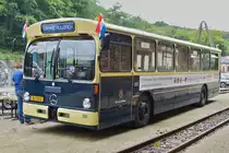 . Mercedes Benz O 305, Bj 1983, 11412 ccm, 147 kW (200 Ps), complet renovierter Städtischer Linienbus, max 76 km/h, war am 26.07.2015 zu dem Tag der  Journée vieille carosserie  im Fond de Gras(L)angereist. 
Eigentümer ist der Verein der   Frënn vun den aale stadter Busse asbl . 