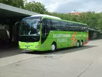 MAN RHC 444 Lion´s Coach L - SLF PV 143 - in Berlin, ZOB am Funkturm - am 27-Juli-2015 --> Fahrzeug gehört: KomBus GmbH, Bad Lobenstein