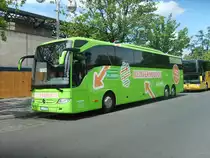 MB Tourismo II RHD L - IZ LR 1075 - in Berlin, Bahnhof Zoologischer Garten - am 27-Juli-2015 --> Fahrzeug gehört: Lampe-Reisen, Itzehoe
