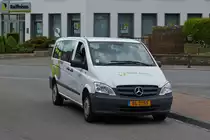 . SL 2159, Mercedes Benz Kleinbus von Sales Lentz aufgenommen am Bahnhof in Mersch am 09.05.2015