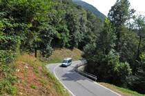 TPL, Lugano. Mercedes-Benz Sprinter (Nr.106) zwischen Pregassona und Cureggia. (31.7.2015)