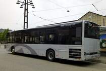 RARITÄT: Solaris Urbino 10,9  Verkehrsbetriebe Karlsruhe , eine von derzeit vier niedrigen Sonderanfertigungen mit Klimaanlage im Heck (statt Rückbank) und 2,40 m Breite für die Bulacher Unterführung, Karlsruhe 29.07.2015 