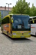 SIM-MY 46 (Mercedes Benz Travego) steht am 18.07.2015 auf dem Bassinplatz in Potsdam.

