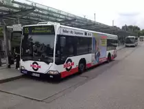 VHH Wg.0505 MB O 530 auf Linie 275, Bf. Rahlstedt am 13.07.15