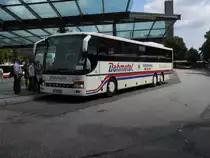 Setra S 319 UL Dahmetal Wg.247 auf Linie 8700, U Wandsbek Markt am 13.07.15