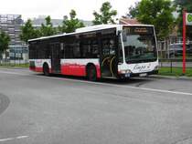 HHA 2928 MB O 530 II auf Linie 351 am S Wilhelmsburg, 12.07.15