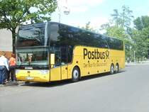 Van Hool Altano T916 - HH SQ 611 - in Berlin, am Bahnhof Zoologischer Garten - am 27-Juni-2015 --> Fahrzeug gehört: Stambula Autofit, Hamburg