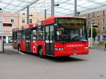Zimmerberg Bus - Volvo-Hess  Nr.15  ZH 687453 unterwegs auf der Linie 126 bei den Haltestellen vor dem Bahnhof in Wädenswil am 26.07.2015