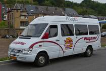 . HB 4680, Mercedes Benz von Voyages Wagener aus Mertzig, gesehen am Bahnhof in Ettelbr�ck. 10.08.2015