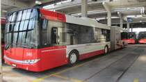 Stadtbus Nr. 346 (Solaris Urbino 18) am 12.6.2015 im Depot Deutweg. Tramschienen sind noch die letzten Zeugen der einstigen Strassenbahn Winterthur (bis 1951).
