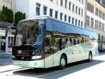 Firma RICHOU aus Frankreich mit einem Volvo 9900 in Schaffhausen unterwegs am 28.06.2008