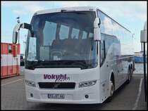 Volvo 9700 von Vokuhl Reisen aus Deutschland im Stadthafen Sassnitz am 27.10.2013