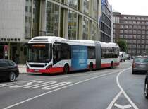 HHA 7475 Volvo 7900 LH Hybrid, Stephansplatz am 13.07.15