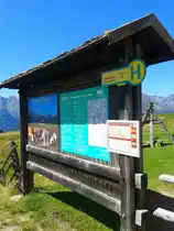 Bushaltestelle Großkirchheim Glocknerblick am 30.8.2015. Da Kärnten ja derzeitig beim öffentlichen Verkehr auf Sparkurs ist, fürchtet man auch hier, dass der Wander(ruf)bus hierher auch eingestellt wird.