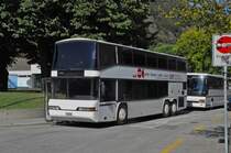 Serta, Giubiasco. Neoplan N4026 (TI 226'688, ex PostAuto Regie Chur, GR 102'399) in Castione, Scuola Media. (8.9.2015)