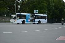 B-IA 9405 fährt am 03.08.2014 für die S-Bahn Berlin Schienenersatzverkehr zwischen S-Bahnhof Olympiastadion und Rathaus Spandau. Aufgenommen wurde ein Mercedes Benz O 405 / Glockenturmstraße Berlin.
