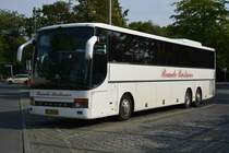 CF-88-285 (3xx) steht am 04.09.2015 auf dem Parkplatz vor dem Zoo in Berlin.
