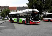 Jasper Wg. 8372 Volvo 7900 Hybrid auf M23, U Wandsbek Markt am 13.07.15