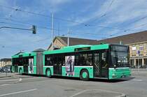 MAN Bus 766 auf der Linie 36 verlässt die Haltestelle am Badischen Bahnhof. Die Aufnahme stammt vom 27.08.2015.