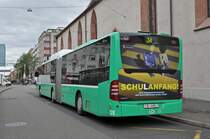 Mercedes Citaro 726 auf der Linie 34 bedient die Haltestelle am Claraplatz. Die Aufnahme stammt vom 01.09.2015.