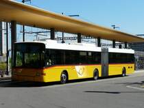 Postauto - Volvo Gelenkbus  Nr.612  BE 614090 bei der Postautohaltestelle in Zollikofen am 10.07.2008