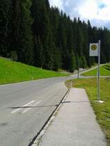 Bushaltestelle Obertilliaach Leiten am 9.9.2015 (Kfl. 4416)