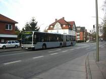 Ein Mercedes Benz Citaro als 12 metrobus Geehst Oberstadt an der Haltstelle Bergedorf Holtenklinke am 30.3.08