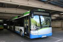KOM 30, ein Solaris Urbino 12 der Stadtwerke Schweinfurt im neuen Design wartet im Depot Mozartstraße auf seinen nächsten Einsatz. 30.07.2015