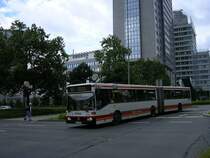 MB O405GN ,EVAG,Wagen 3761 , Linie 145 M�lheim Flughafen,
kurz vor Essen Hbf.(19.07.2008) 