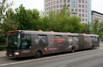 Slowakei / Stadtbus Bratislava: SOR CITY NB 18 - Wagen 4226, aufgenommen im Mai 2015 an der Haltestelle  ŽST Petržalka  in Bratislava.